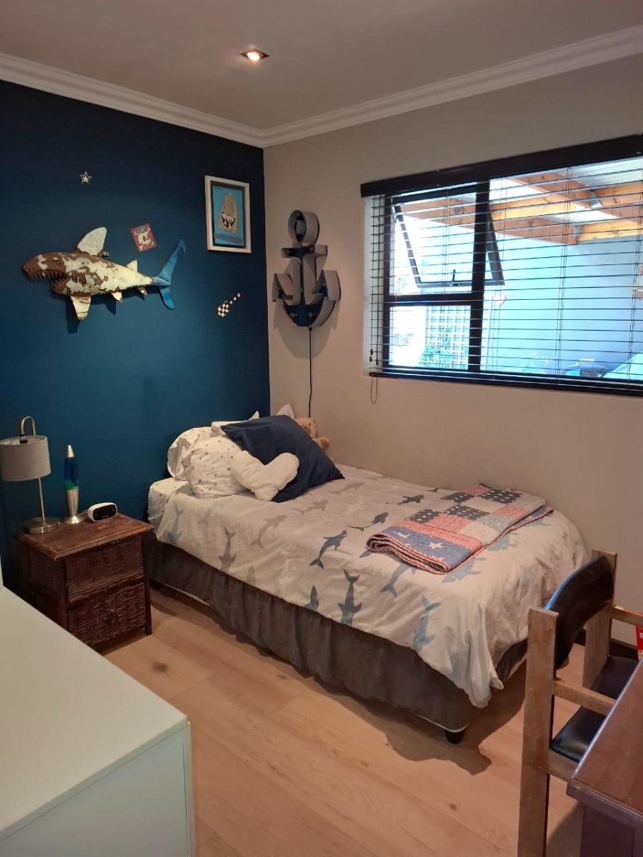 3 Bedroom Property for Sale in Lakeside Western Cape